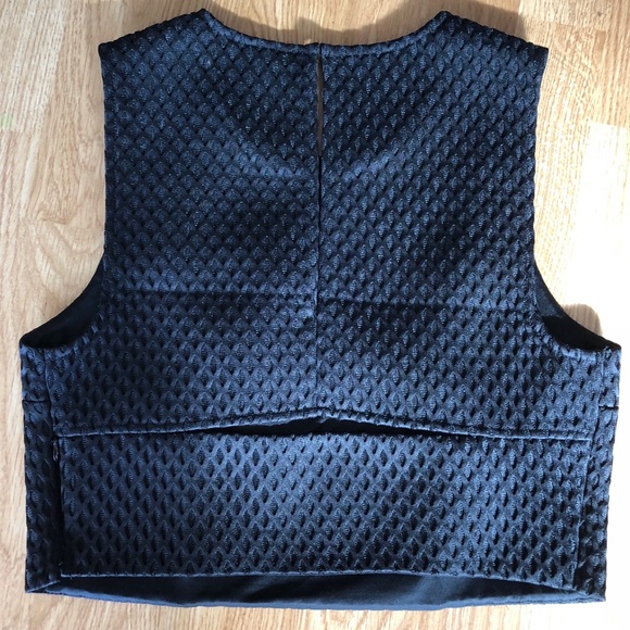 Express Honeycomb Crop Top - Picture 4 of 5